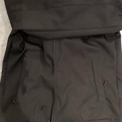 Roupa - jas, como reportado por Regio Antwerpen - Brussel utilizando o iLost