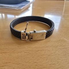 Leren armband, gerapporteerd met iLost