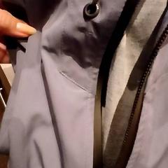 سترة أطفال Blauw grijs، كما تم الإبلاغ عنه بواسطة Van der Valk Hotel Vianen عبر iLost