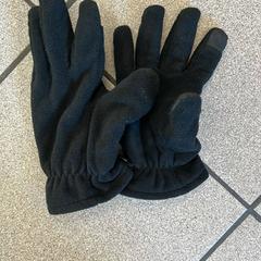 Gloves, as reported by Regio Oost-Vlaanderen using iLost