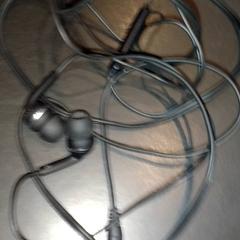 Oortjes, como reportado por TivoliVredenburg utilizando o iLost