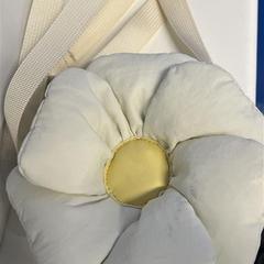 작은 주머니 花柄, iLost를 사용하여 IKEA新宿에 보고됨