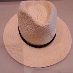 Sombrero, ha sido reportado por Van der Valk Hotel Schiphol con iLost