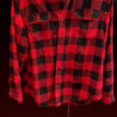 Košeľu, ako bolo nahlásené TivoliVredenburg pomocou iLost