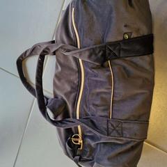 Borsa velours zwart, come riportato da Regio Oost-Vlaanderen utilizzando iLost