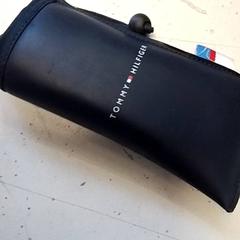 Slnečné okuliare, ako bolo nahlásené Hermes Eindhoven pomocou iLost