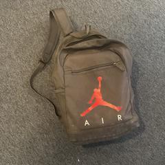 Backpack, as reported by Breng Arnhem using iLost