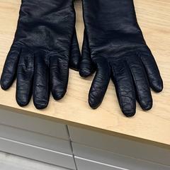 Handskar, rapporterat av IKEA Älmhult med iLost