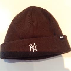 Bruine beanie/muts NY, as reported by Pathé Nijmegen using iLost