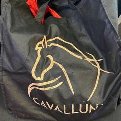 Schoudertas zwart がiLostで Centraal magazijn によって報告されました