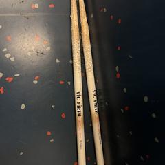 Drumsticks, come riportato a iLost