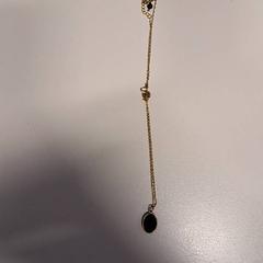 Halsband Goud met zwarte aanhangsel, rapporterat av St. Antonius Ziekenhuis Nieuwegein med iLost