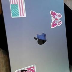 노트북 Apple, iLost를 사용하여 EBS Tramplein에 보고됨