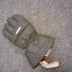 Eskularrua wedze, gisa salatu by SnowWorld Landgraaf iLost erabiliz