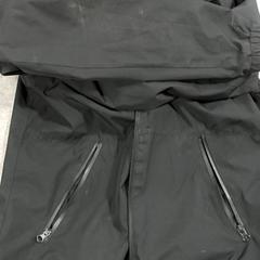 Kleding - jas, rapporterat av Centraal magazijn med iLost