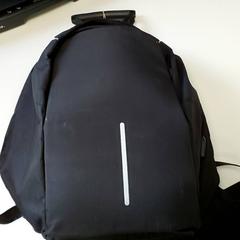 Mochila Zwart - Zakaria/Dref, segundo informou Centraal magazijn usando iLost