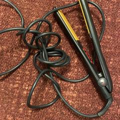 Žehlička na vlasy, jak nahlášeno ibis Styles Rotterdam Ahoy pomocí iLost