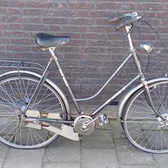 Női kerékpár Gazelle Primeur grijs, amint azt Gemeente Heusden az iLost segítségével jelentette.