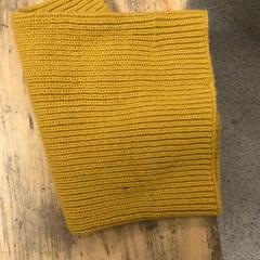 Écharpe Mustard Yellow, a été signalé par MEININGER Hotel Copenhagen utilisant iLost