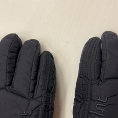 Rękawiczki, zgłoszono przez Het Amsterdamse Winterparadijs przy użyciu iLost