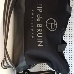 어깨에 매는 가방 zwart, iLost를 사용하여 Qbuzz GD Groningen HS에 보고됨