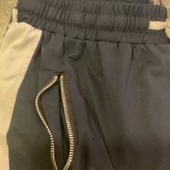 Tracksuit bottoms survete, as reported by MEININGER Hotel Marseille Centre la Joliette using iLost