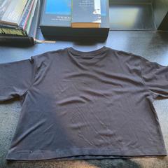 T-shirt، كما تم الإبلاغ عنه بواسطة Hotel V Fizeaustraat عبر iLost