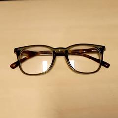 النظارات، كما تم الإبلاغ عنه بواسطة Mövenpick Hotel Amsterdam City Centre عبر iLost