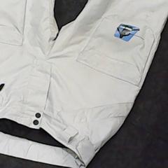 Calças de ski, como reportado por SnowWorld Landgraaf utilizando o iLost