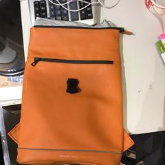 حقائب حمل وحقائب اليد، كما تم الإبلاغ عنه بواسطة U-OV Utrecht عبر iLost