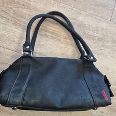 حقائب حمل وحقائب اليد، كما تم الإبلاغ عنه بواسطة EBS OV Poeldijk عبر iLost