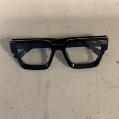 Lentes, segundo informou Artis usando iLost