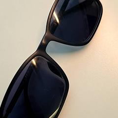 Sunglasses, as reported by Ziekenhuis Oost-Limburg using iLost