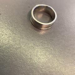 Anel zilver, segundo informou Eindhoven Airport usando iLost