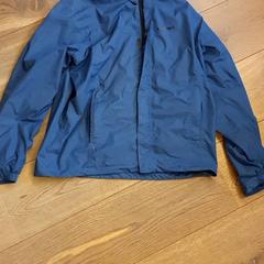 Casaco Regenjas donkerblauw maat xxl, como reportado por DierenPark Amersfoort utilizando o iLost