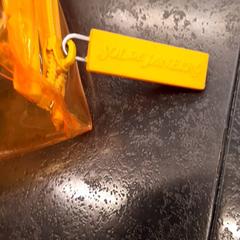 Kinder knutsel tas, som rapportert av Rotterdam The Hague Airport ved bruk av iLost