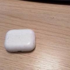 Držák na sluchátka Wit, jak nahlášeno Qbuzz Fryslân pomocí iLost