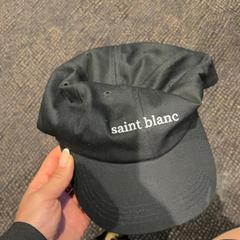 Gorra Zwart, ha sido reportado por Van der Valk Hotel Utrecht con iLost