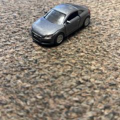 سيارة لعبة، كما تم الإبلاغ عنه بواسطة Burgers' Zoo عبر iLost