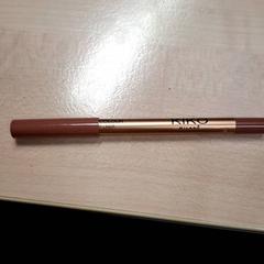 Lip liner Kiko がiLostで IKEA Grenoble によって報告されました