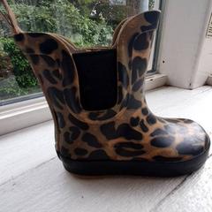 Chaussure Panterprint regenlaars, a été signalé par DierenPark Amersfoort utilisant iLost