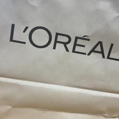 Purchase l'oreal, segundo informou Designer Outlet Roermond usando iLost
