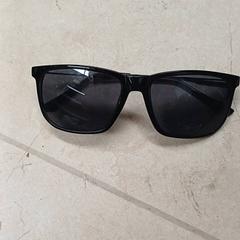 Sunglasses Zwart, as reported by Qbuzz GD Groningen Peizerweg using iLost