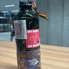 Láhev na vodu black with green, jak nahlášeno Vrije Universiteit Brussel (VUB) pomocí iLost
