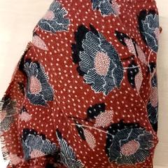 Szalik, zgłoszono przez IKEA Orléans - Ardon przy użyciu iLost