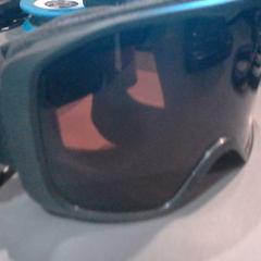 Skibril Wedze skibril zwart, jak nahlášeno SnowWorld Landgraaf pomocí iLost