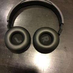 Headphones, as reported by U-OV Utrecht using iLost