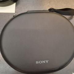 Sony hoes koptelefoon, as reported by Rotterdam The Hague Airport using iLost