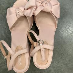 Zapatos, segundo informou IKEA Tokyo-Bay usando iLost