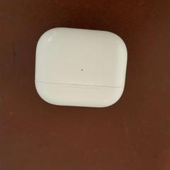Pouzdro na airpods blanc, jak nahlášeno TCL pomocí iLost